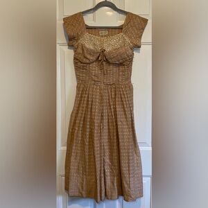 Elnita Fashions Miami FL Vtg ‘50s ‘60s Tan Color Rhinestone Flower Dress Smock